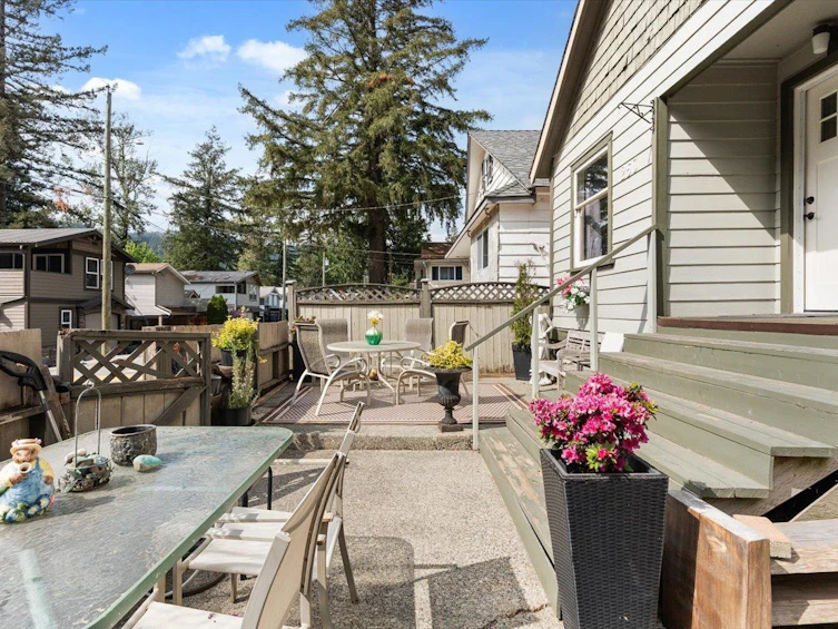253 First Avenue, Cultus Lake, BC, V2R 4Z2 - 12