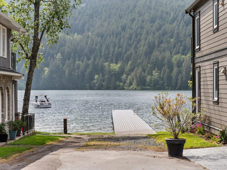 253 First Avenue, Cultus Lake, BC, V2R 4Z2 - 3