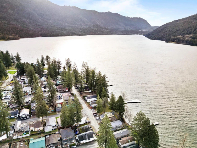 253 First Avenue, Cultus Lake, BC, V2R 4Z2 - 33
