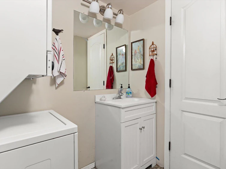 253 First Avenue, Cultus Lake, BC, V2R 4Z2 - 22