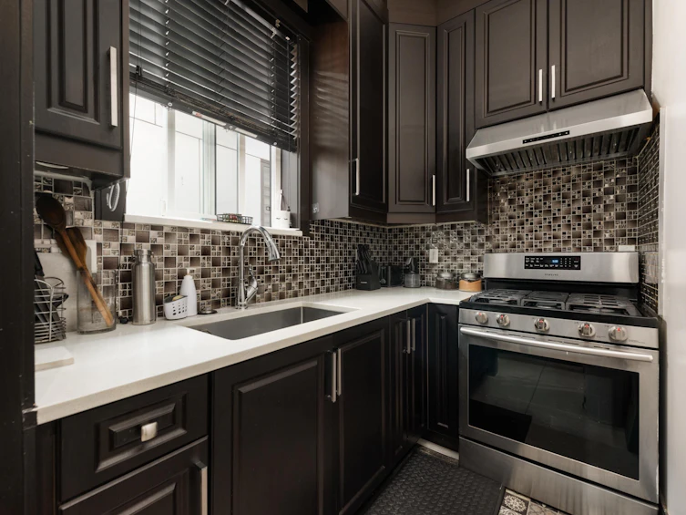 460 E 60th Avenue, Vancouver, BC, V5X 1Z9 - 8