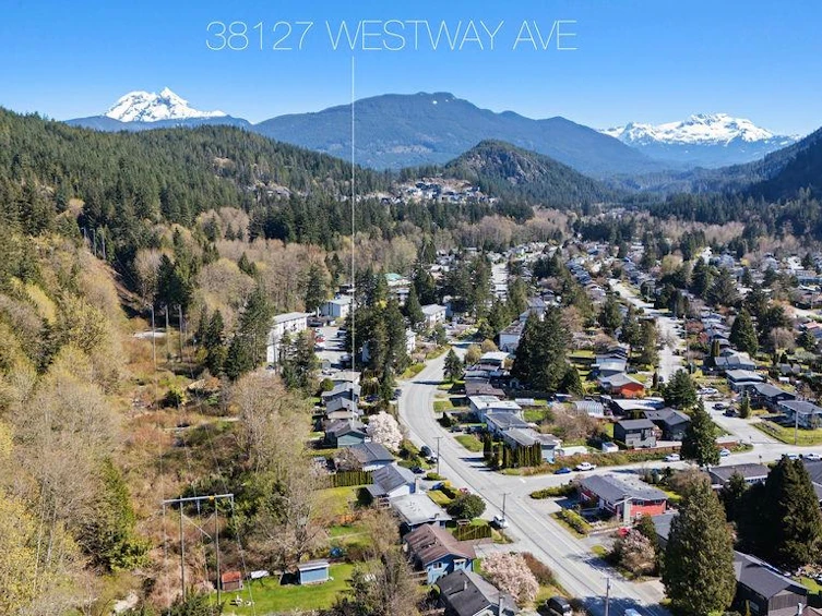 38127 Westway Avenue, Squamish, BC, V8B 0X6 - 5