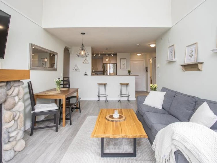 427-5700 Andrews Road, Richmond, BC, V7E 6N7 - 5