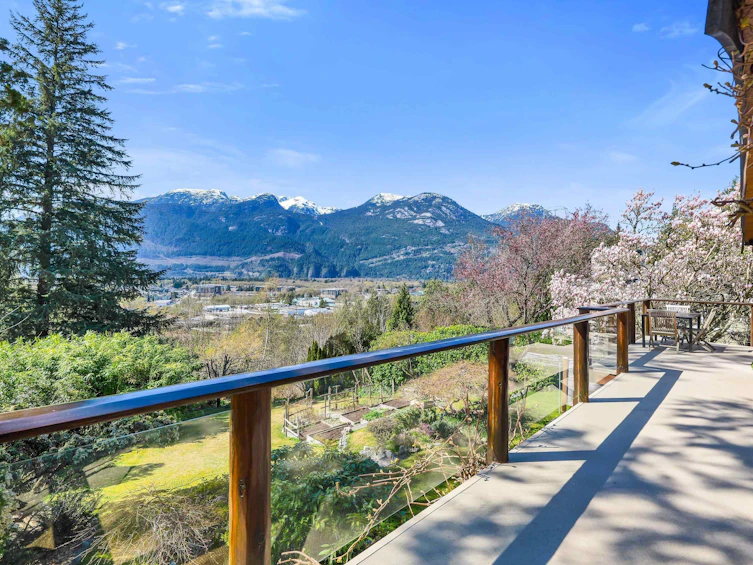 38263 View Place, Squamish, BC, V8B 0C8 - 2
