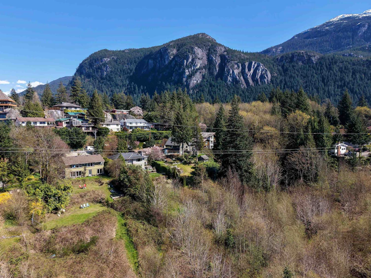 38263 View Place, Squamish, BC, V8B 0C8 - 37