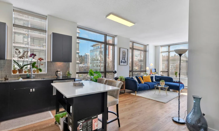 301-121 Brew Street