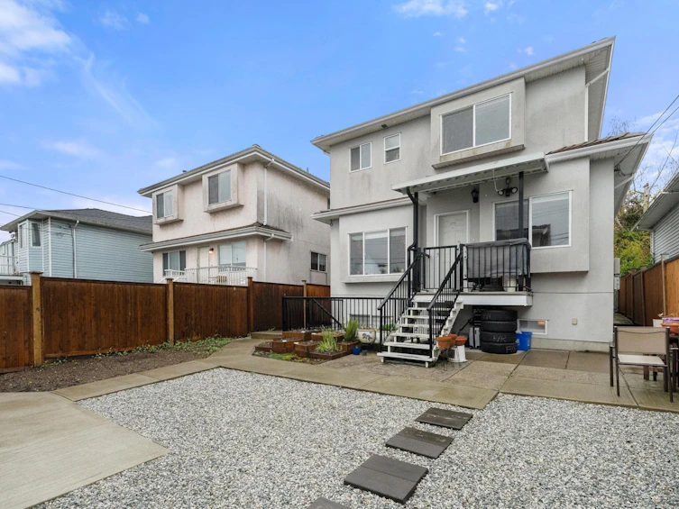 62 E 61st Avenue, Vancouver, BC, V5X 2B4 - 7