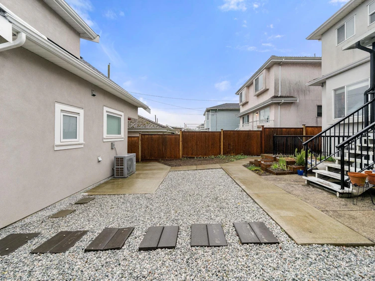 62 E 61st Avenue, Vancouver, BC, V5X 2B4 - 11