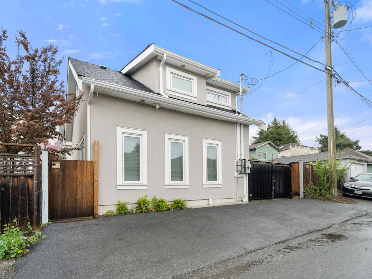 62 E 61st Avenue, Vancouver, BC, V5X 2B4 - 9