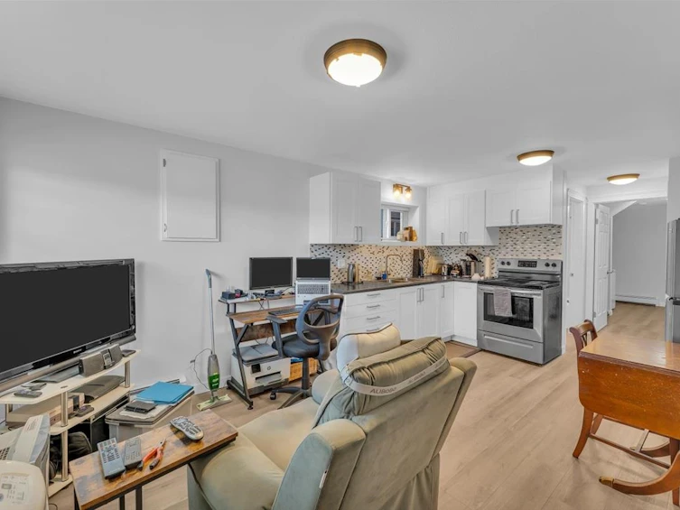 770 E 61st Avenue, Vancouver, BC, V5X 2C2 - 28