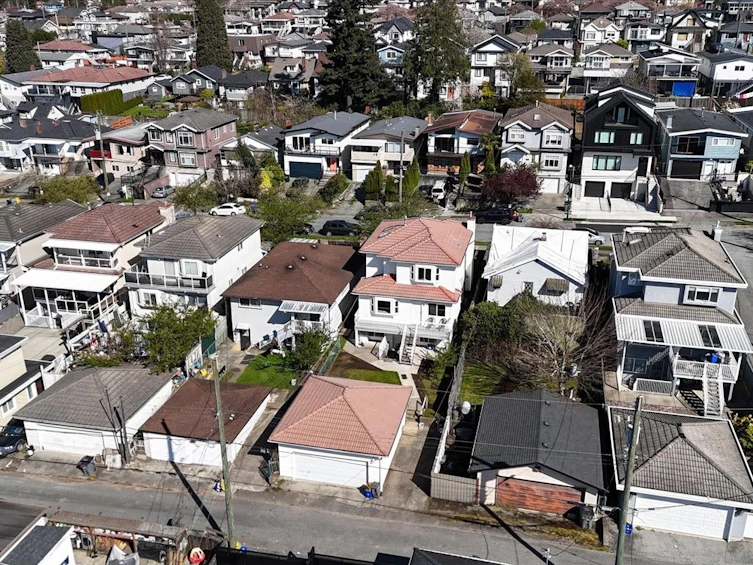 770 E 61st Avenue, Vancouver, BC, V5X 2C2 - 33