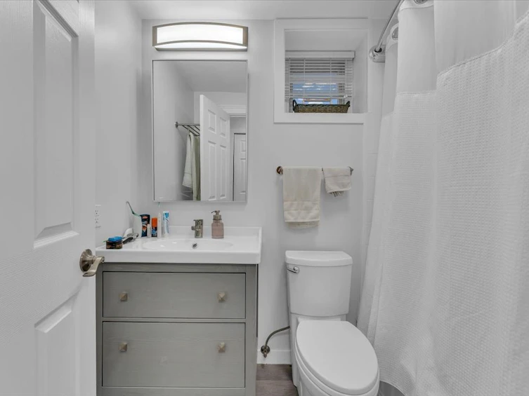 770 E 61st Avenue, Vancouver, BC, V5X 2C2 - 27