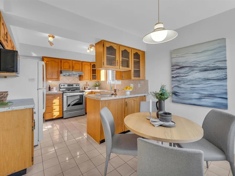 770 E 61st Avenue, Vancouver, BC, V5X 2C2 - 11