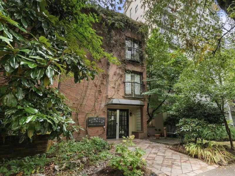 107 - 1940 Barclay Street, Vancouver BC V6G 1L3