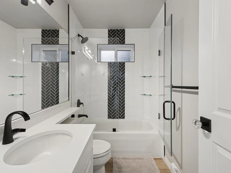 4081 Woodbury Avenue, North Vancouver, BC, V7N 3N4 - 38
