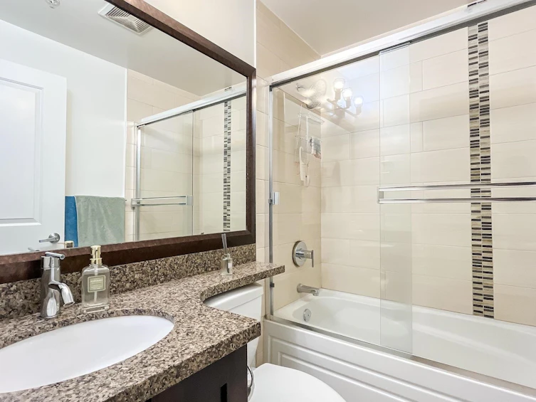 301-13897 Fraser Highway, Surrey, BC, V3T 0G8 - 10