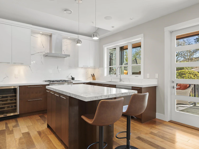 2782 W 37th Avenue, Vancouver, BC, V6N 2T6 - 6