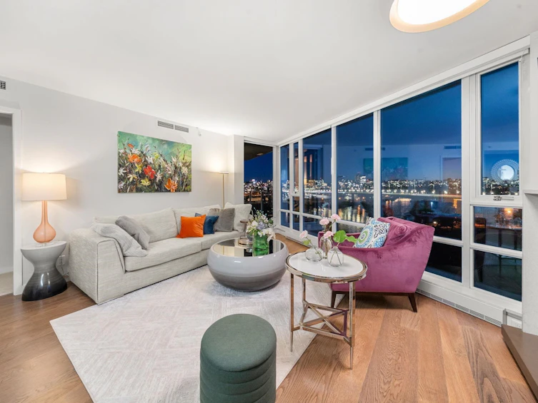 903-8 Smithe Mews, Vancouver, BC, V6B 0A5 - 2