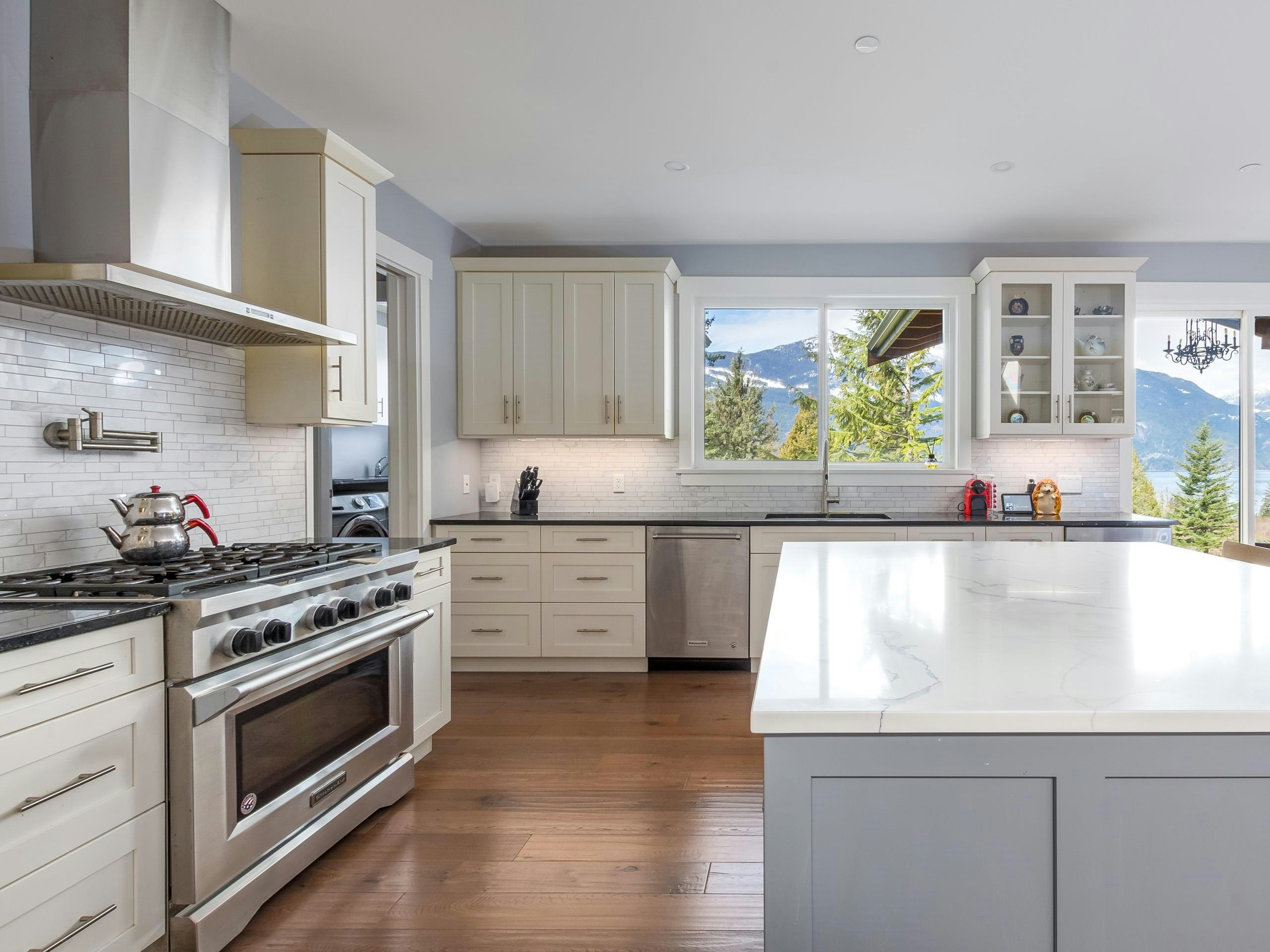 1-300 Furry Creek Drive, West Vancouver, BC, V8B 1A3 - 9