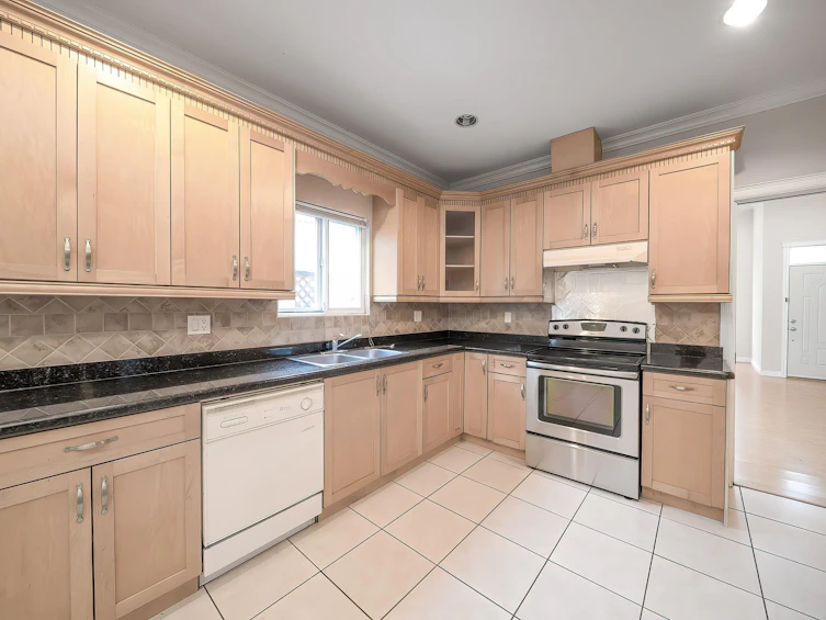 7431 14th Avenue, Burnaby, BC, V3N 1Z8 - 9