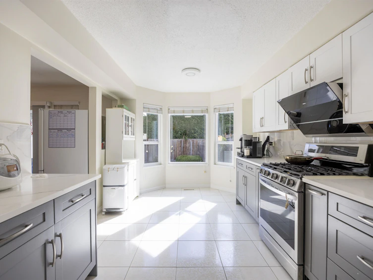 8366 Dayton Court, Richmond, BC, V6Y 3H6 - 3