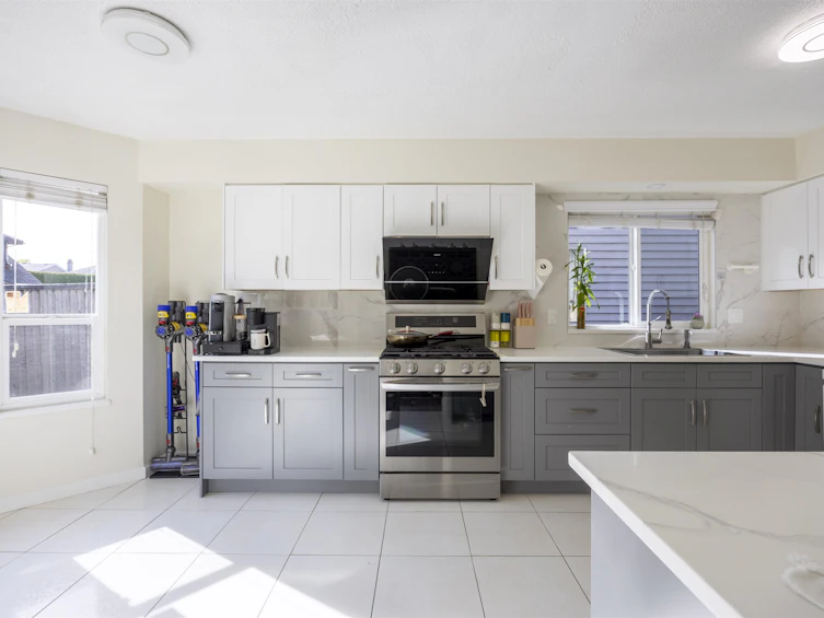8366 Dayton Court, Richmond, BC, V6Y 3H6 - 2