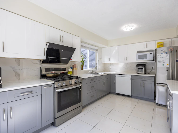 8366 Dayton Court, Richmond, BC, V6Y 3H6 - 12