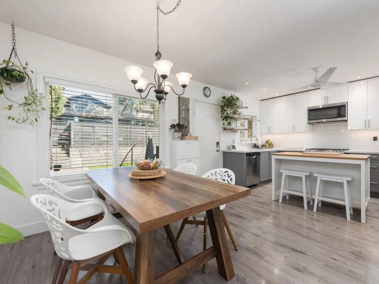 300 E 25th Street, North Vancouver, BC, V7N 1A3 - 6