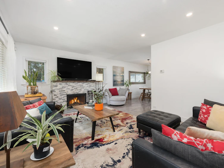 300 E 25th Street, North Vancouver, BC, V7N 1A3 - 5