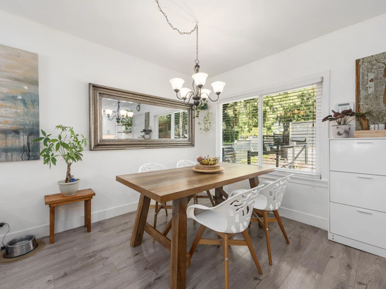 300 E 25th Street, North Vancouver, BC, V7N 1A3 - 9