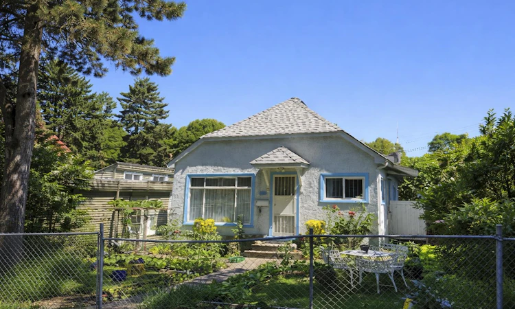 2719 Duke Street
