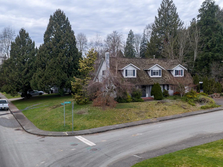 3381 Lealand Court, Burnaby, BC, V5A 3B6 - 5