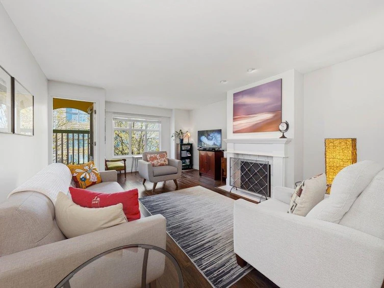 411-1125 Gilford Street, Vancouver, BC, V6G 2P7 - 2