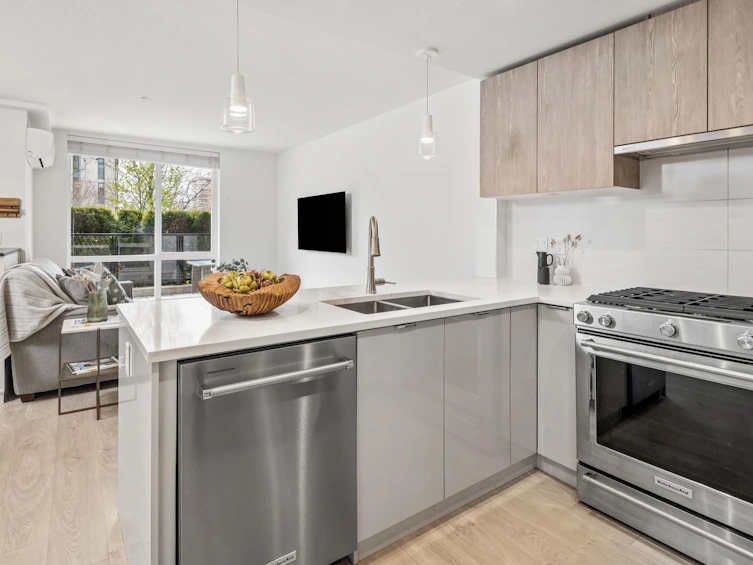 TH4-128 E 8th Street, North Vancouver, BC, V7L 0H2 - 11