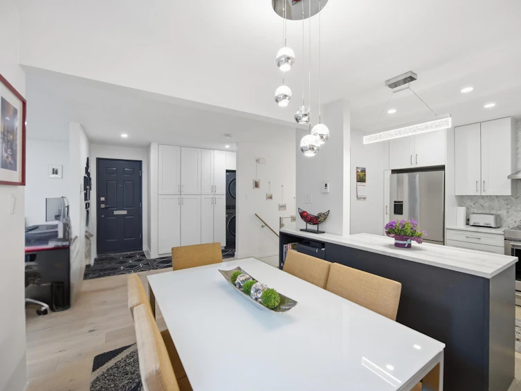 1326 W 7th Avenue, Vancouver, BC, V6H 3W5 - 11