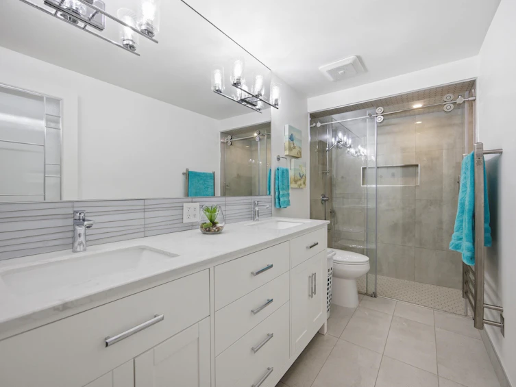 1326 W 7th Avenue, Vancouver, BC, V6H 3W5 - 24