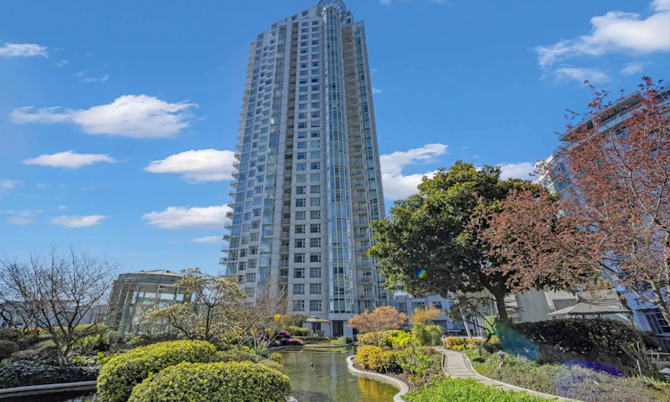 1707-1199 Marinaside Crescent