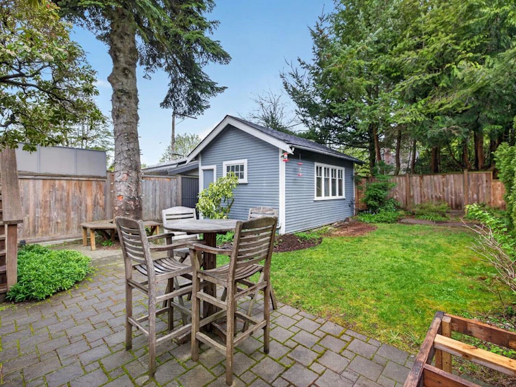4195 W 15th Avenue, Vancouver, BC, V6R 3A4 - 14