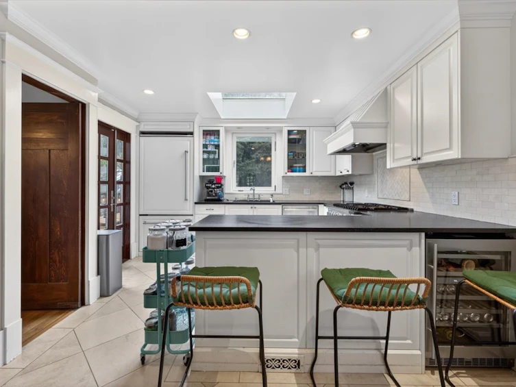 4195 W 15th Avenue, Vancouver, BC, V6R 3A4 - 11