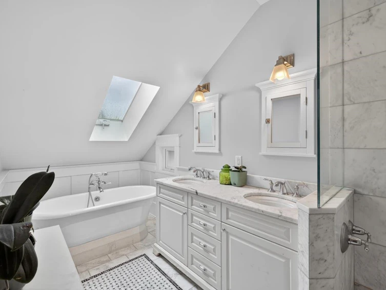 4195 W 15th Avenue, Vancouver, BC, V6R 3A4 - 23
