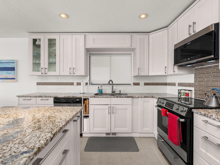 15066 Royal Avenue, Surrey, BC, V4B 1L9 - 16