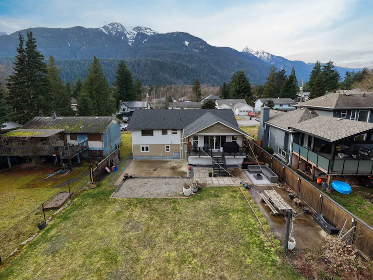 41852 Faith Road, Squamish, BC, V0N 1H0 - 27