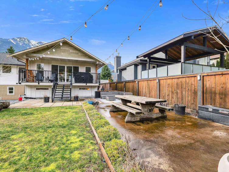 41852 Faith Road, Squamish, BC, V0N 1H0 - 21