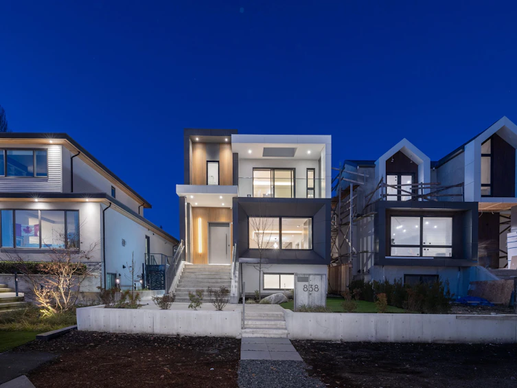 838 E 14th Street, North Vancouver, BC, V7L 2P6 - 2