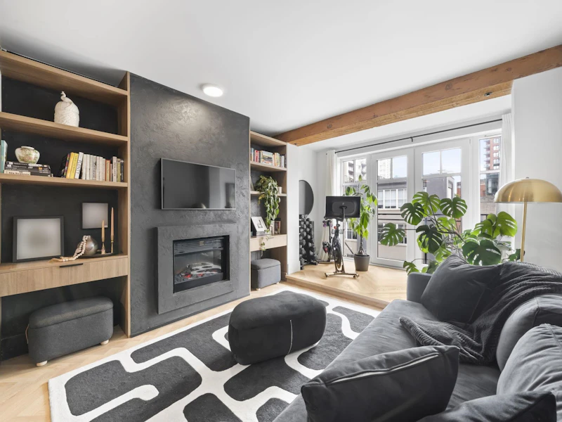 202 - 1275 Hamilton Street, Vancouver BC V6B 1E2