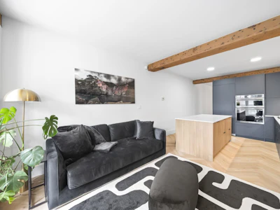 202-1275 Hamilton Street - 5