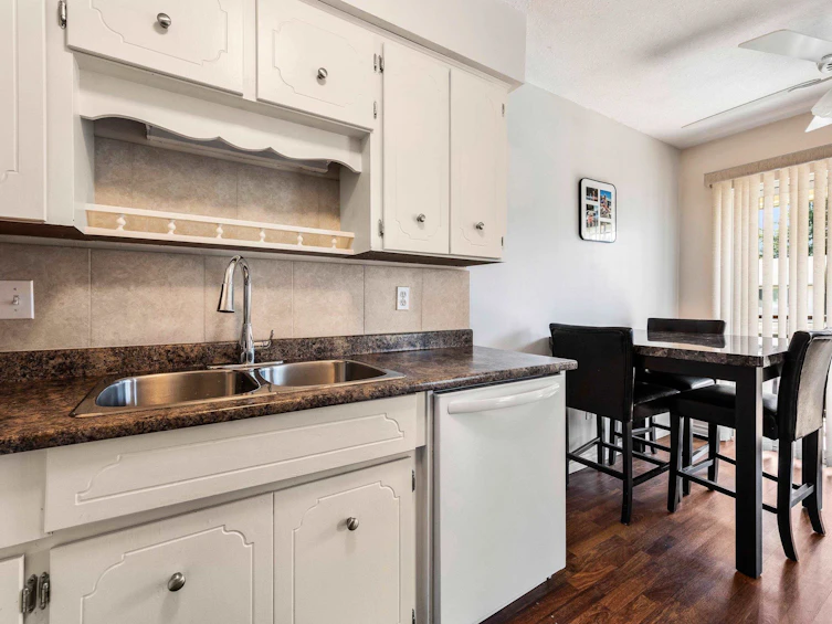 207-2853 Bourquin Crescent, Abbotsford, BC, V2S 6H6 - 13