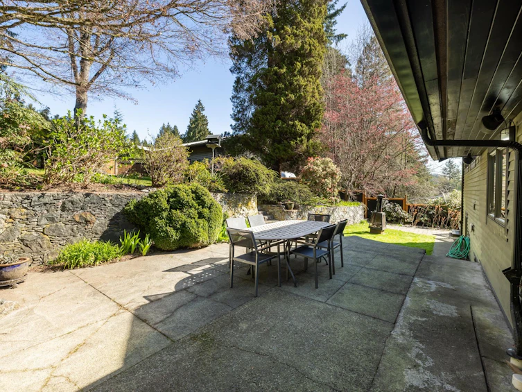 1374 E 15th Street, North Vancouver, BC, V7J 1K8 - 12