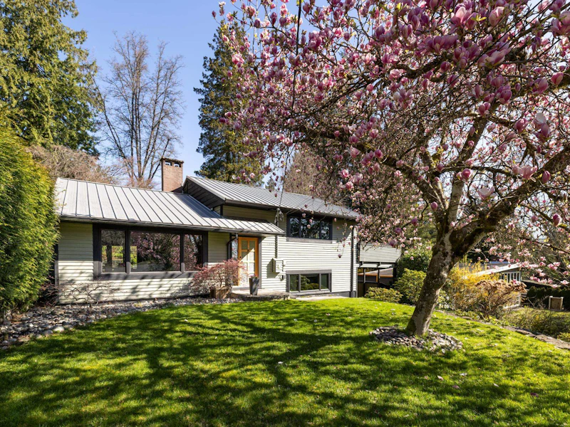 1374 E 15th Street, North Vancouver BC V7J 1K8