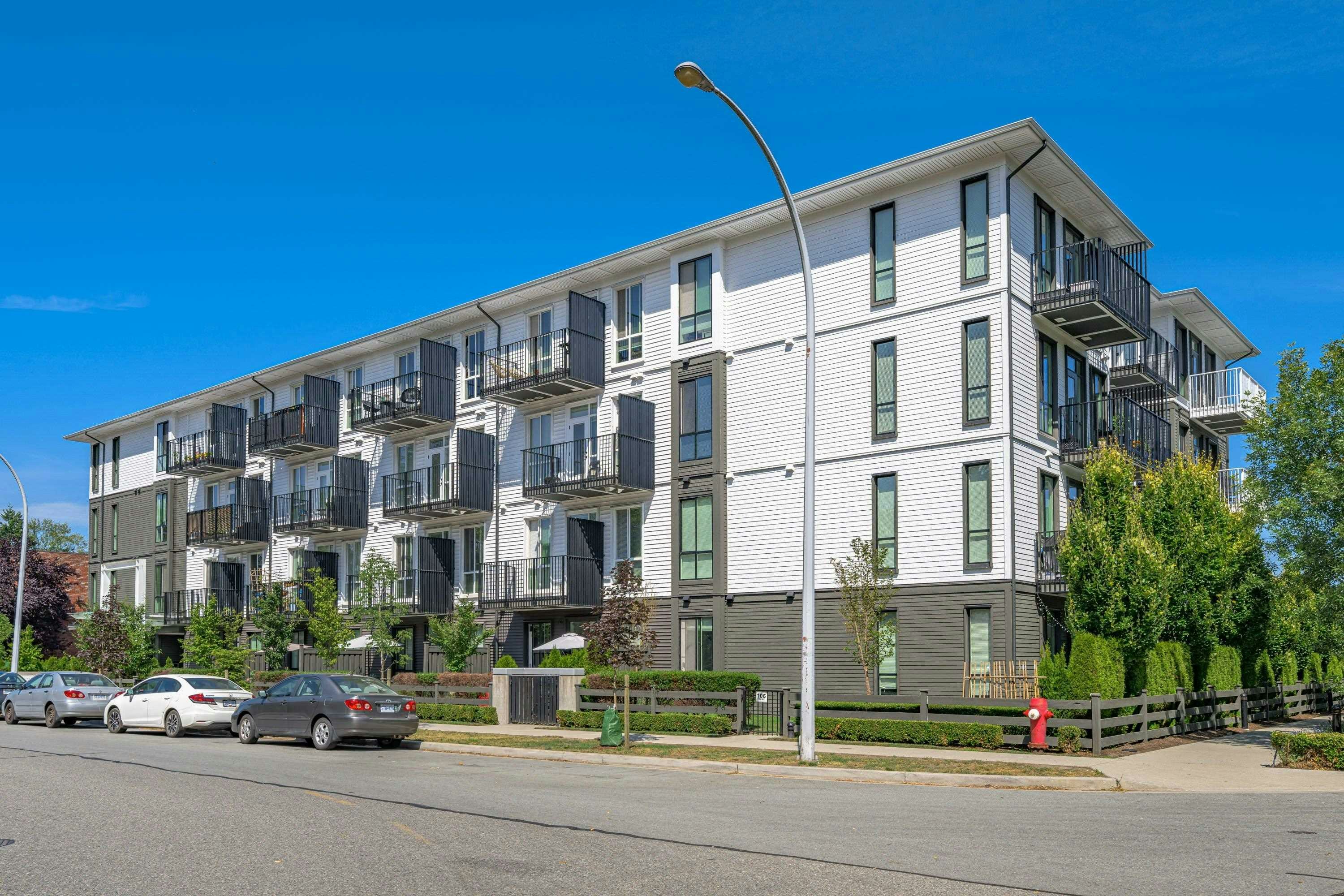 214-10168 149 Street, Surrey, BC, V3R 0E9